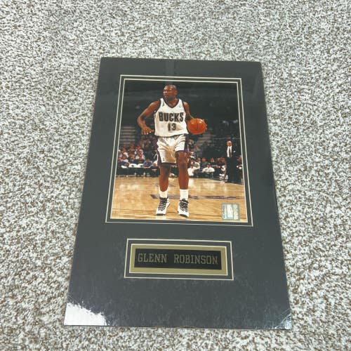 Milwaukee Bucks Matted Photo NBA Basketball Glenn Robinson Wall Art 17x11.5