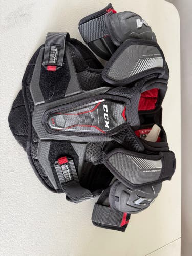 Medium Junior CCM JetSpeed FT1 Shoulder Pads (Used)