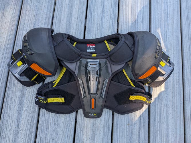 Large Junior CCM Tacks AS-V Pro Shoulder Pads (Used)