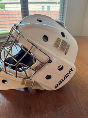 Youth Medium Bauer 930 Goalie Mask (Used)