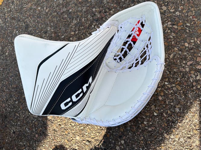 White Senior CCM EFlex 6.9 Goalie Gloves