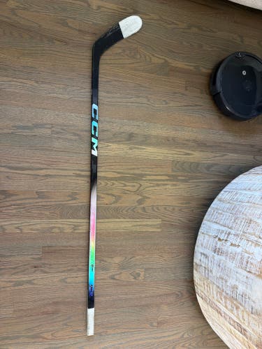 Junior CCM JetSpeed FT8 Pro Right Handed Hockey Stick P28 40 Flex (Used)