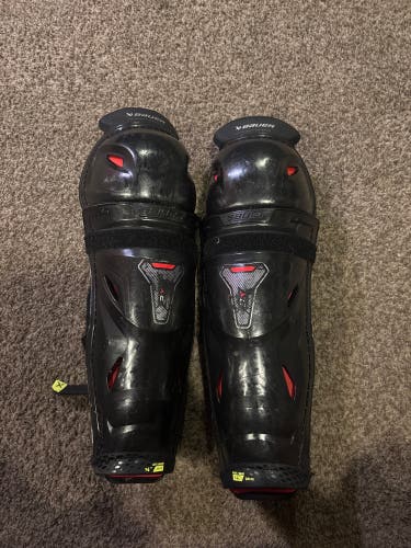 Intermediate Bauer Vapor 3X 14" Shin Pads (Used)