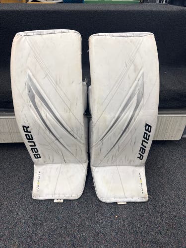 White Bauer Vapor Hyperlite 2 Goalie Leg Pads (Used) | Senior Small (33+)