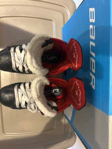 Bauer Vapor 3X Pro Hockey Skates Regular Width Size 13.5 Used)