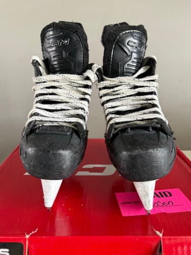 CCM Tacks Vector Hockey Skates Regular Width Size 1.5 (Used)
