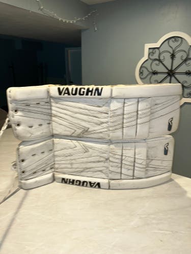 34" Vaughn Velocity V9 Pro Carbon Goalie Leg Pads (Used)