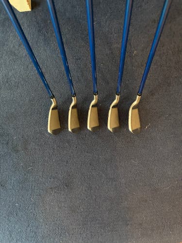 Men's 2025 XXIO 13 Right Handed Iron Set Regular Flex Graphite Shaft (Used)