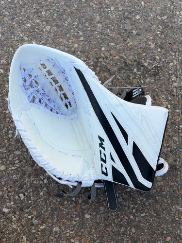 White Senior CCM Extreme Flex E4.5 Goalie Gloves (New)