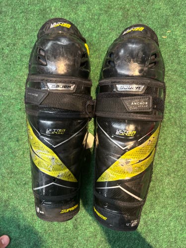 Junior Bauer Supreme Ultrasonic Shin Pads 12" (Used)