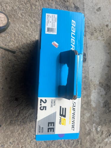 2020 Bauer Supreme 3S Pro Hockey Skates Extra Wide Width Size 2.5 (Used)