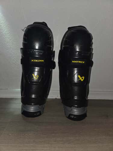Intermediate Bauer Supreme Matrix 13" Shin Pads (Used)