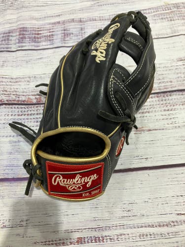 Black Rawlings Gg elite RH Softball Glove 13" (Used)