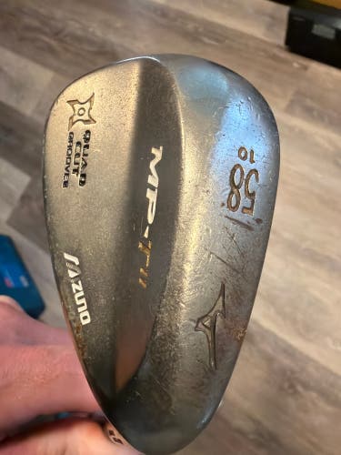 Men's 2012 Mizuno Mizuno MP-T 11 White Satin Chrome Right Handed Wedge Uniflex 58 Degree (Used)