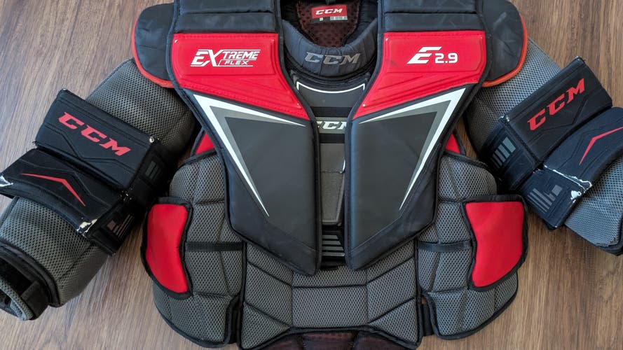 CCM EFlex 2.9 Goalie Chest Protector, Senior, Small (Used)
