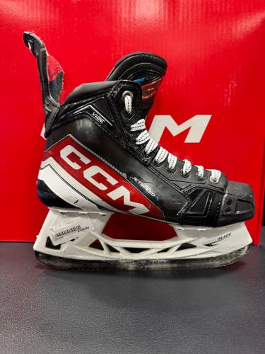 CCM JetSpeed Vibe Hockey Skates Regular Width 6.5 (Used)