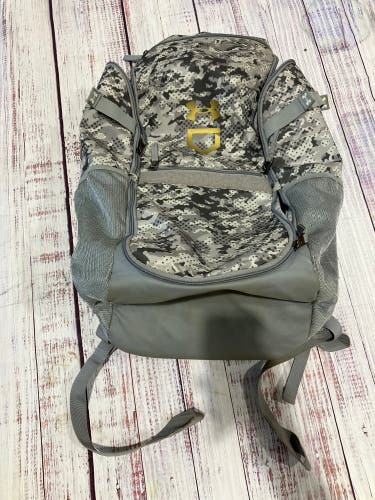 Gray Under Armour Bat Pack (Used)