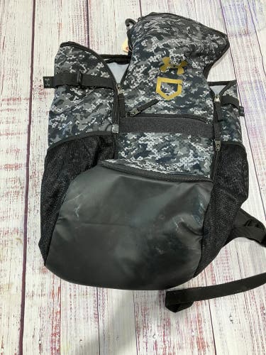 Black Under Armour Bat Pack (Used)