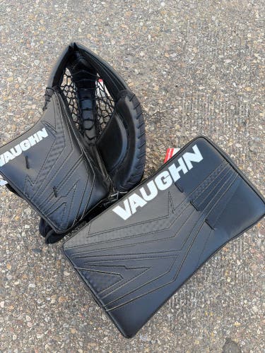 Intermediate Vaughn Slr4 Goalie Gloves & Blockers Regular (New)
