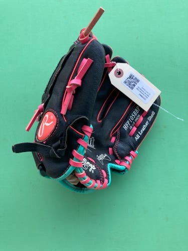 Black Rawlings Highlight RH Softball Glove 10.5" (Used)