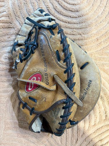 Brown Rawlings Gold Glove RH Catcher's Baseball Glove 32” (Used)