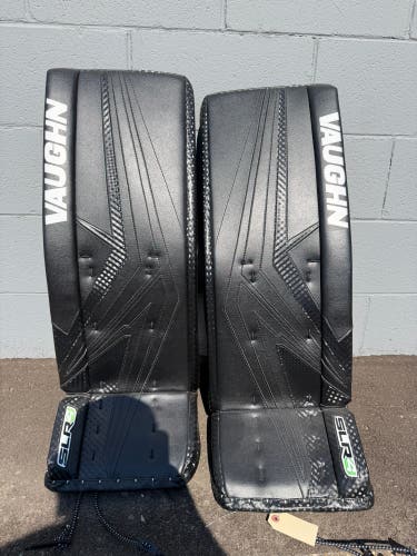 Black 32" Senior Vaughn SLR4 Pro Goalie Leg Pads (New)