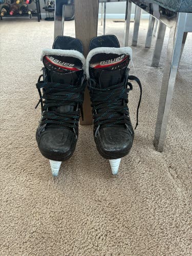 2025 Bauer Vapor Fly40 Hockey Skates Regular Width Size 3 (Used), Bauer Aetrex insoles