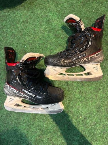 Intermediate Bauer Vapor 3X Hockey Skates (Fit 2) Size 5.5 (Used)