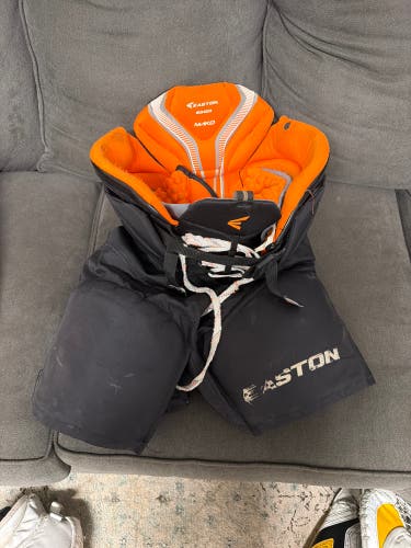 Junior Medium Easton Mako Hockey Pants (Used)