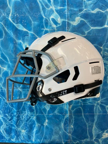 Youth Medium Riddell SpeedFlex Helmet (Used)