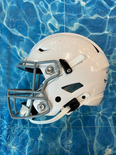 Youth Medium Schutt F7 LX1 Helmet (Used)