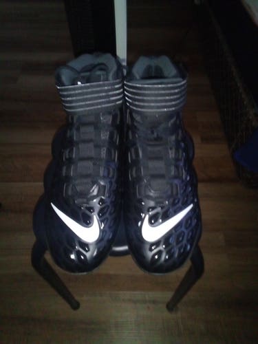 Black and white Nike force savage cleats size 11.5 men American Football 11.5 mens