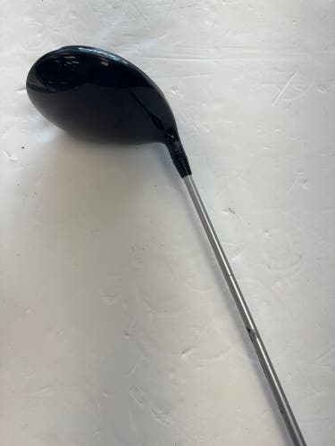 Men's 2015 Titleist 915 D2 Right Handed Driver Regular Flex 9.5 Loft Graphite Shaft 43.5" (Used)