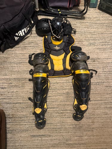 Black/Yellow All Star System 7 Axis Catcher's Set (Used)