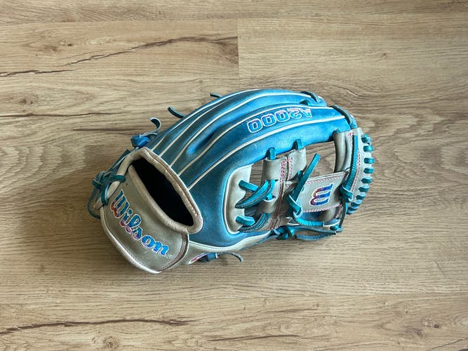 2024 Wilson A2000 1786 RH Infield Baseball Glove 11.5" (Used)