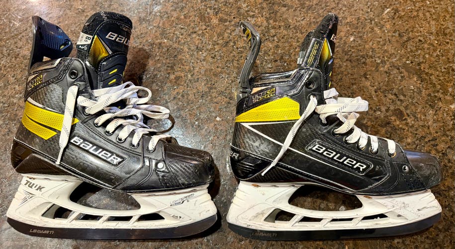 Bauer Supreme Ultrasonic Hockey Skates 8.5 (Used)