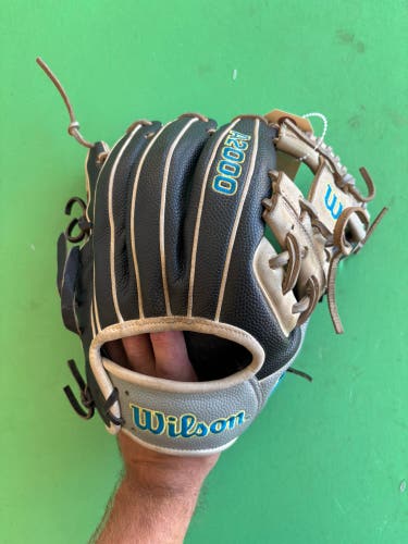 Gray Wilson A2000 1786 RH Infield Baseball Glove 11.5"