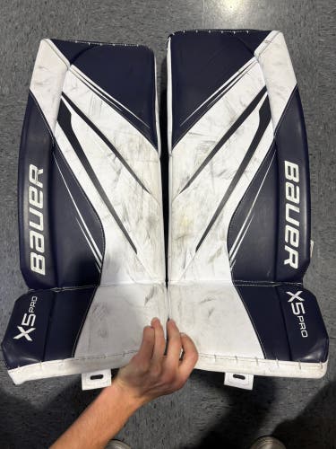 Medium Intermediate 31+" Bauer Vapor X5 Pro Goalie Leg Pads (Used)