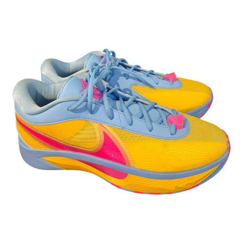 Men's Size M 10.0 (W 11.0) Nike Shoes (Used)