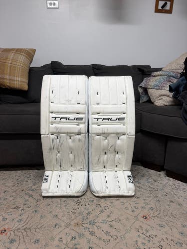 32" True L87 Goalie Leg Pads (Used)