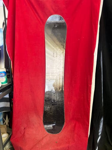 Snowboard: DC Snowboard All Mountain Directional Twin 153 cm (Used)
