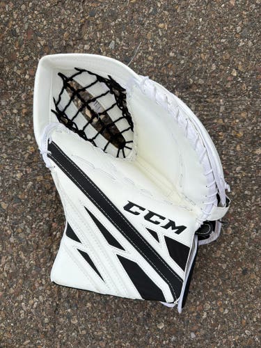 CCM EFlex 4.9 Intermediate Goalie Glove | Regular