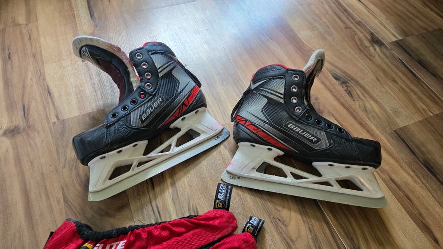 Bauer Vapor X2.7 Hockey Goalie Skates Size 4 (Used)