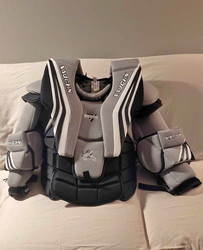 Vaughn Ventus SLR Goalie Chest Protector (INT XL)
