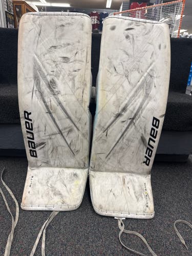 White Bauer Vapor Hyperlite 2 Goalie Leg Pads (Used) | Senior Medium (34+)