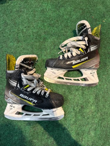 Junior Bauer Vapor X4 Hockey Skates (Regular) Size 2 (Used)