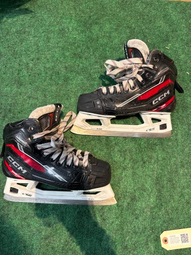 Junior CCM Extreme Flex E6.9 Hockey Goalie Skates (Regular) Size 3 (Used)
