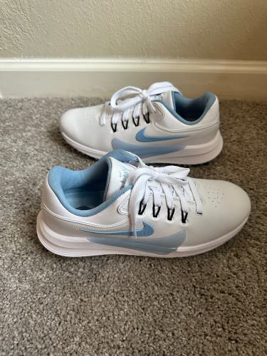 Men's Size M 7.0 (W 8.0) Nike Golf Shoes (New)