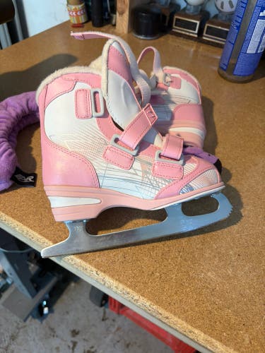 Jackson Ultima Softec Hockey Skates Size 1, Like New