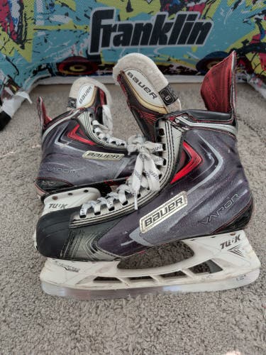 Bauer Vapor APX2 Hockey Skates 9 EE (Used)
